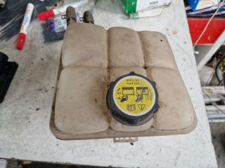 bontott MAZDA 3 Kiegyenlítő Tartály