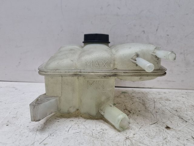 bontott MAZDA 3 Kiegyenlítő Tartály