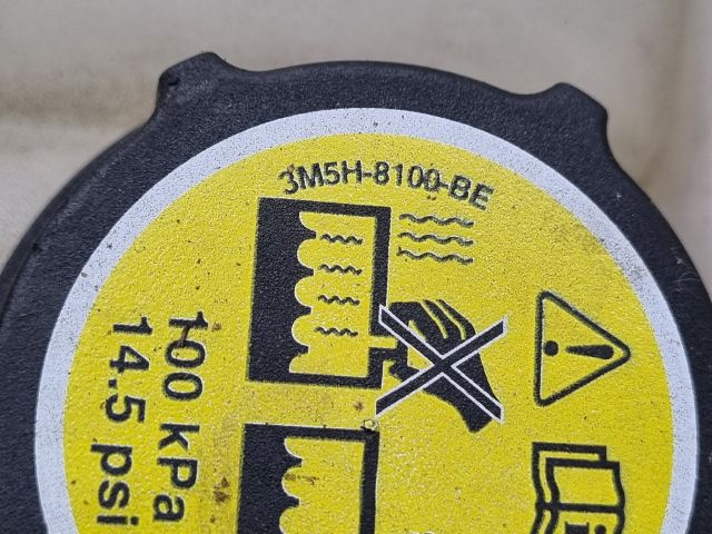 bontott MAZDA 3 Kiegyenlítő Tartály