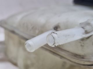 bontott MAZDA 3 Kiegyenlítő Tartály