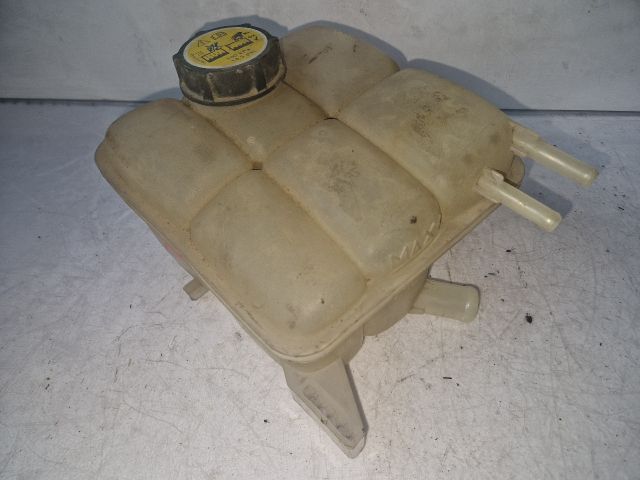 bontott MAZDA 3 Kiegyenlítő Tartály