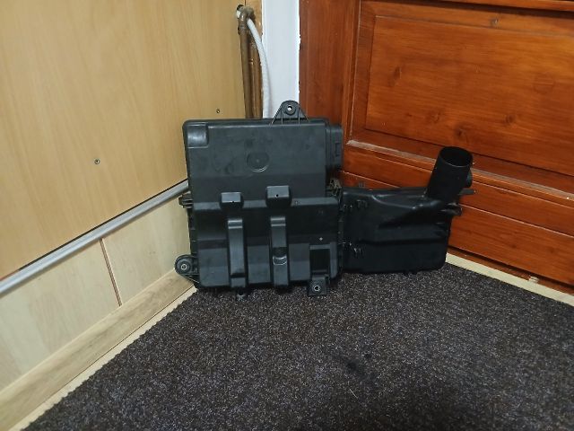 bontott MAZDA 3 Légszűrő Ház