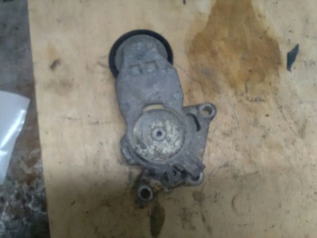 bontott MAZDA 3 Szíjfeszítő Görgő