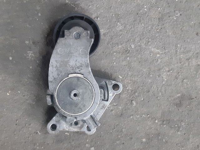 bontott MAZDA 3 Szíjfeszítő Görgő