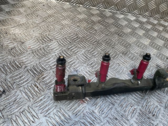 bontott MAZDA 3 Porlasztó Sor / Híd