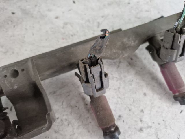 bontott MAZDA 3 Porlasztó Sor / Híd