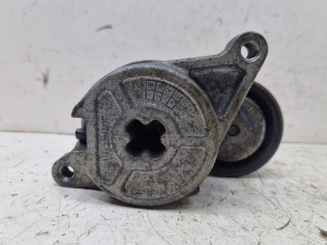 bontott MAZDA 3 Szíjfeszítő Görgő