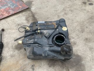 bontott MAZDA 3 Tank