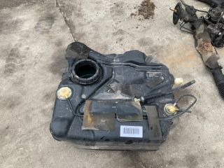 bontott MAZDA 3 Tank