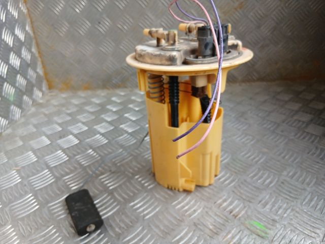 bontott MAZDA 3 Üzemanyag Szivattyú