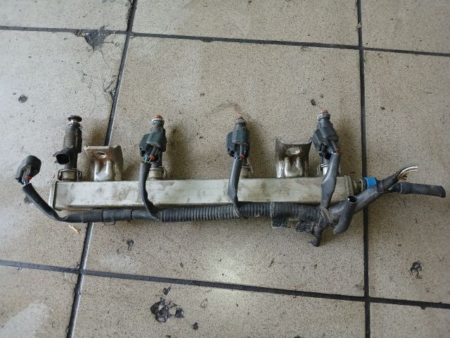 bontott MAZDA 3 Porlasztó Sor / Híd