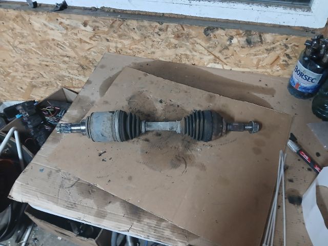 bontott MAZDA 3 Bal Féltengely