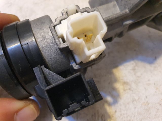 bontott MAZDA 3 Gyújtáskapcsoló