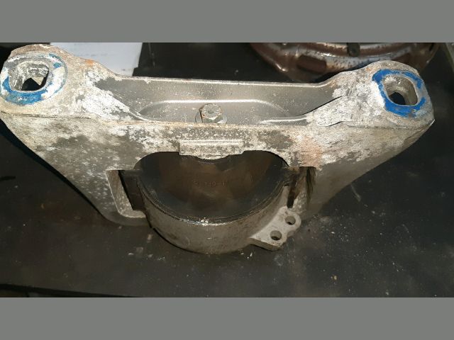 bontott MAZDA 3 Motor Tartó Bak (Fém)