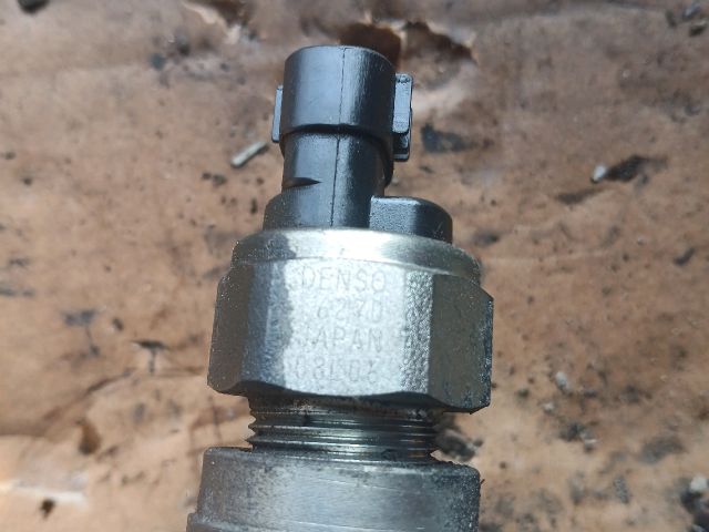 bontott MAZDA 3 Porlasztó Sor / Híd