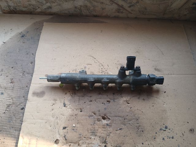 bontott MAZDA 3 Porlasztó Sor / Híd