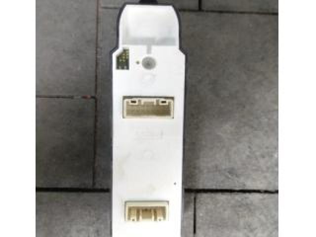 bontott MAZDA 3 Ablakemelő Kapcsoló Négyes / Kettes