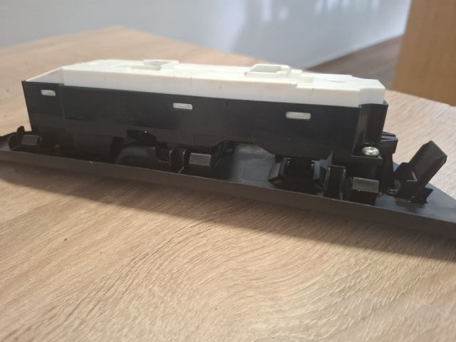 bontott MAZDA 3 Ablakemelő Kapcsoló Négyes / Kettes