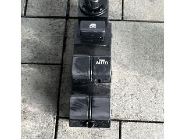 bontott MAZDA 3 Ablakemelő Kapcsoló Négyes / Kettes