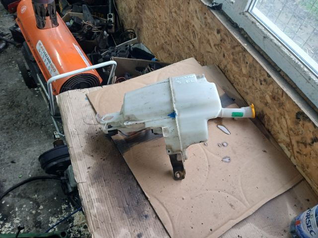 bontott MAZDA 3 Ablakmosó Tartály