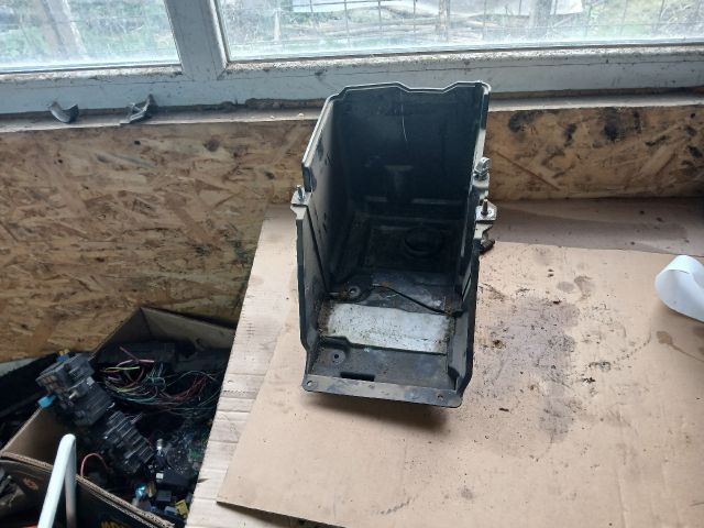 bontott MAZDA 3 Akkumulátor Tartó