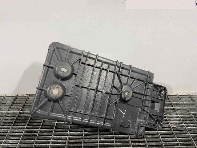 bontott MAZDA 3 Akkumulátor Tartó