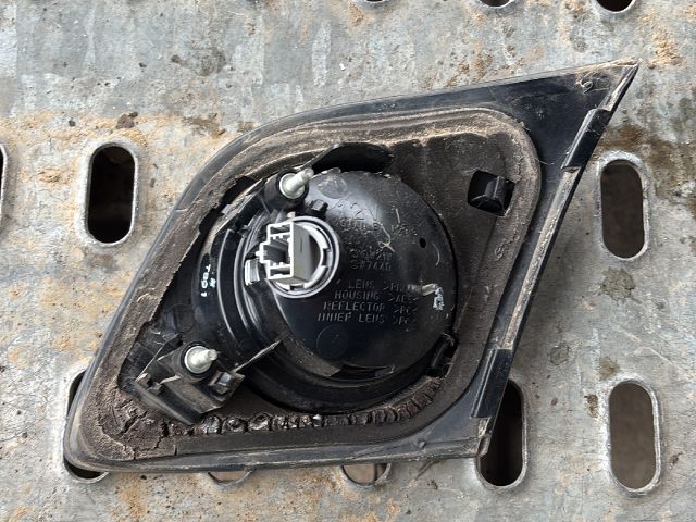bontott MAZDA 3 Bal Belső Hátsó Lámpa