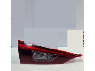 bontott MAZDA 3 Bal Belső Hátsó Lámpa