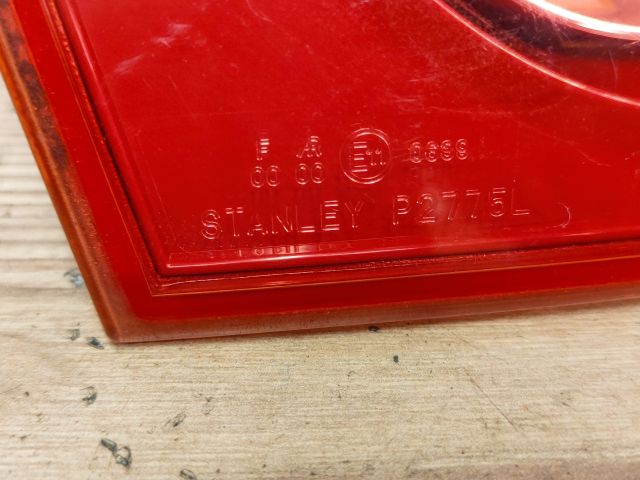 bontott MAZDA 3 Bal Belső Hátsó Lámpa