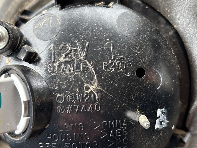 bontott MAZDA 3 Bal Belső Hátsó Lámpa