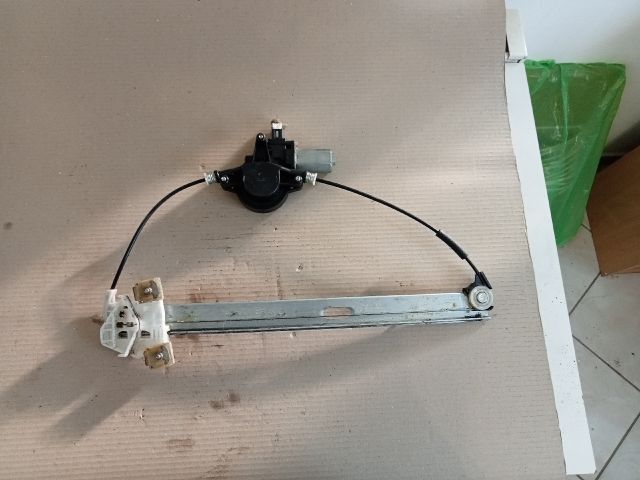 bontott MAZDA 3 Bal első Ablakemelő Szerkezet (Elektromos)