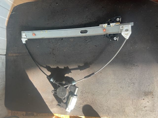 bontott MAZDA 3 Bal első Ablakemelő Szerkezet (Elektromos)