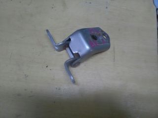 bontott MAZDA 3 Bal első Alsó Zsanér