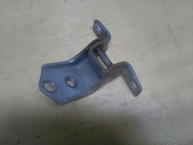 bontott MAZDA 3 Bal első Alsó Zsanér