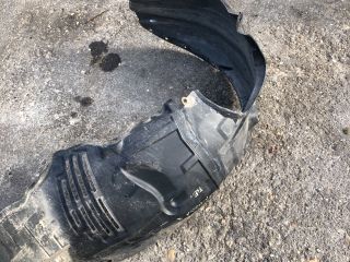 bontott MAZDA 3 Bal első Dobbetét (Kerékjárati, Műanyag)