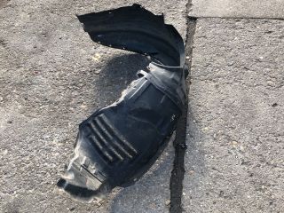 bontott MAZDA 3 Bal első Dobbetét (Kerékjárati, Műanyag)