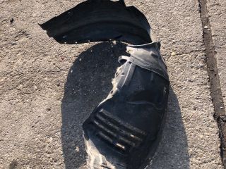 bontott MAZDA 3 Bal első Dobbetét (Kerékjárati, Műanyag)