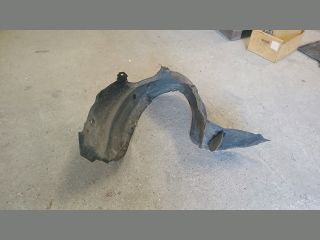 bontott MAZDA 3 Bal első Dobbetét (Kerékjárati, Műanyag)