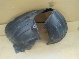 bontott MAZDA 3 Bal első Dobbetét (Kerékjárati, Műanyag)