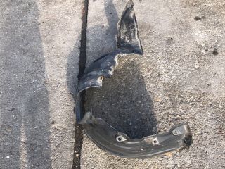 bontott MAZDA 3 Bal első Dobbetét (Kerékjárati, Műanyag)