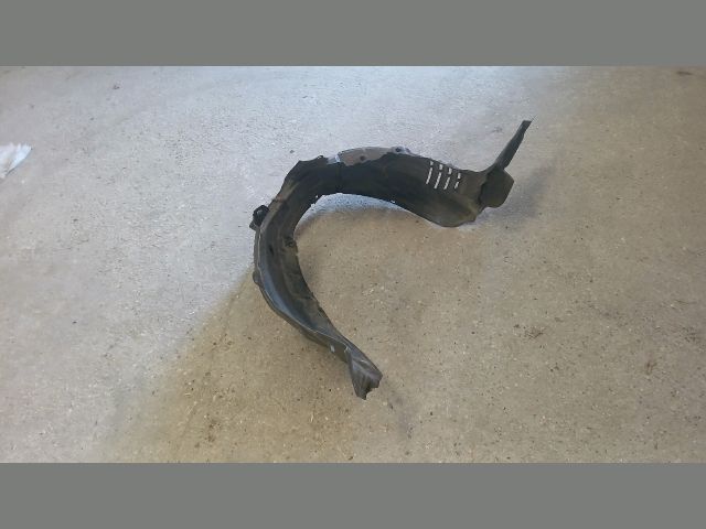 bontott MAZDA 3 Bal első Dobbetét (Kerékjárati, Műanyag)