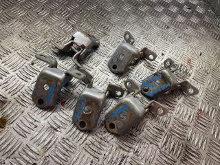 bontott MAZDA 3 Bal első Felső Zsanér