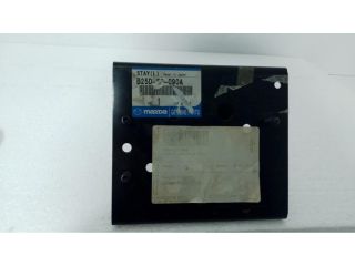 bontott MAZDA 3 Bal első Lökhárító Tartó (Műanyag)