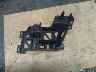 bontott MAZDA 3 Bal első Lökhárító Tartó (Műanyag)