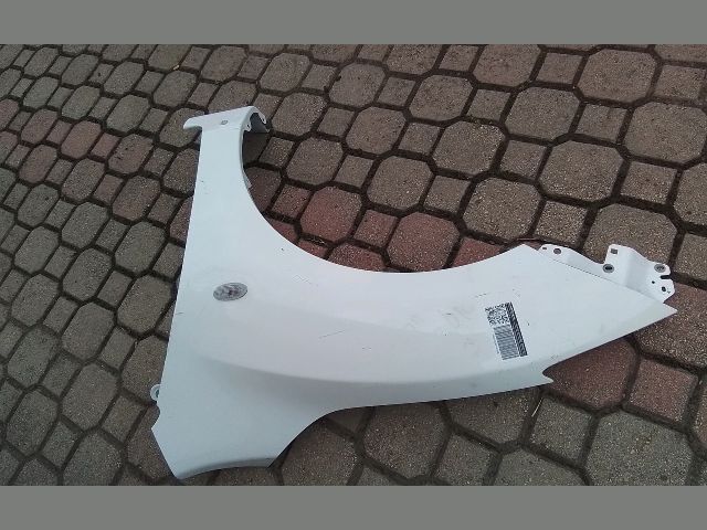 bontott MAZDA 3 Bal első Sárvédő