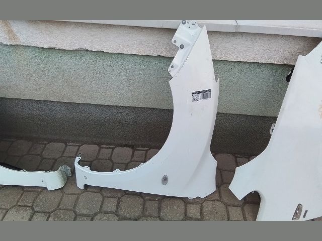 bontott MAZDA 3 Bal első Sárvédő