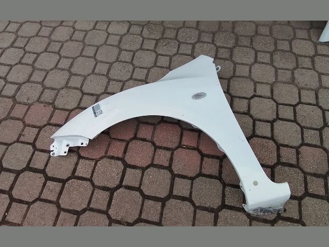 bontott MAZDA 3 Bal első Sárvédő