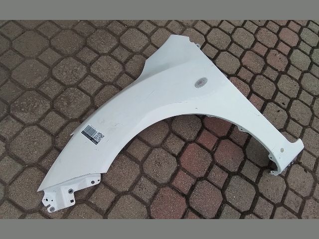 bontott MAZDA 3 Bal első Sárvédő