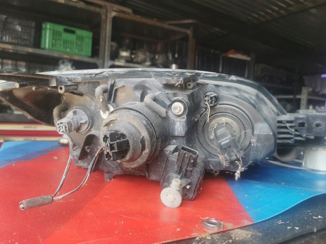 bontott MAZDA 3 Bal Fényszóró