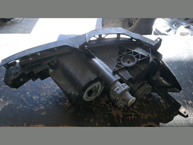 bontott MAZDA 3 Bal Fényszóró